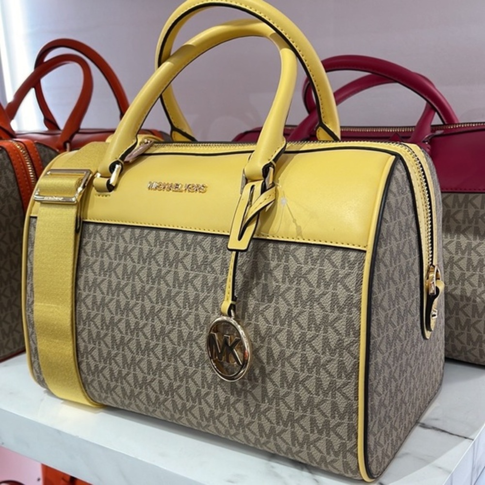 Michael Kors med Duffel Travel - Leather/Coated
35S2GTFU2B
DAFFODIL 
MD DUFFLE